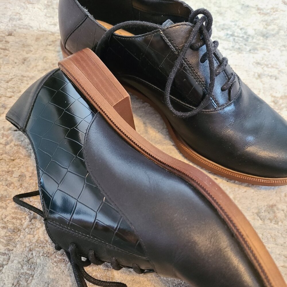 Clarks Oxford shoes like new sz 7